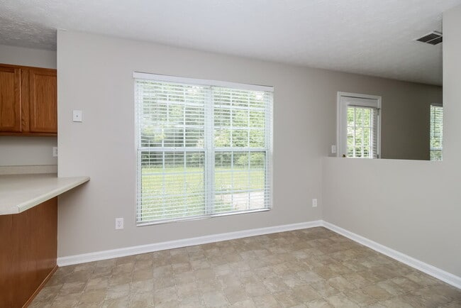 Building Photo - 1200 Catalina Pkwy