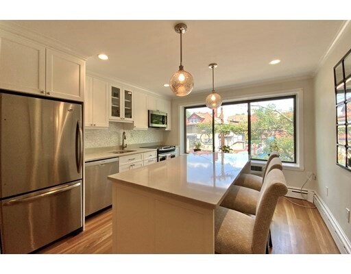 Foto del edificio - 128 Pleasant St