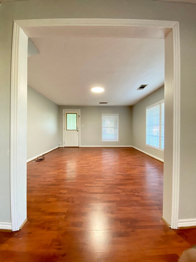 Building Photo - 2503 Ave G