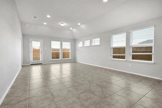 Building Photo - 229 Trailside Ln