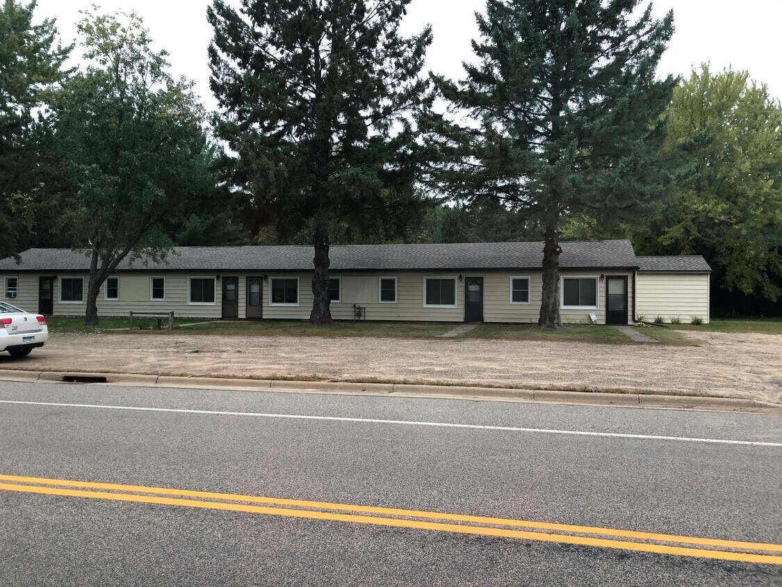 Front of Building - 15073 Riverside Dr