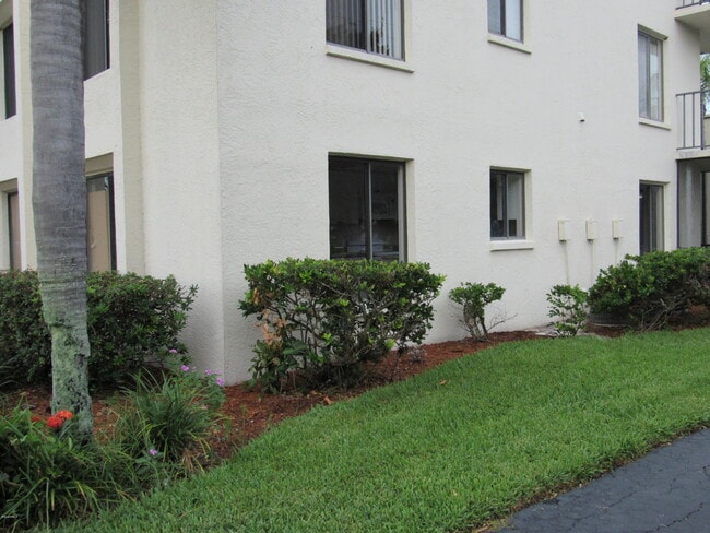 Building Photo - 200 International Dr
