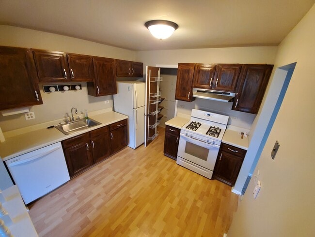 Building Photo - 256 Appletree Ct