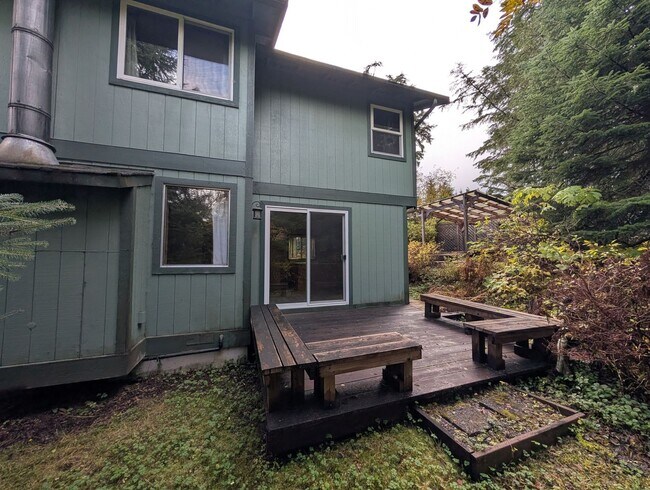 Foto del edificio - Unfurnished, 3Bd/1.5Ba Dgl Townhome, Long ...