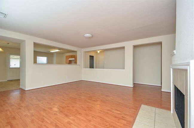 Building Photo - 15407 Kellerwood Dr