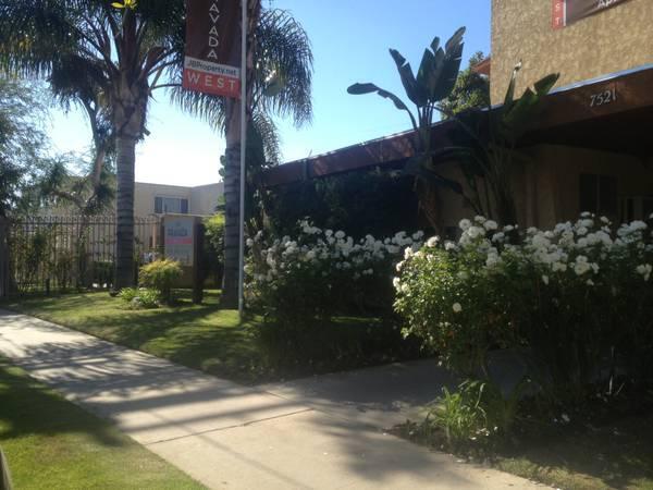 Foto del edificio - 11718 Cohasset St