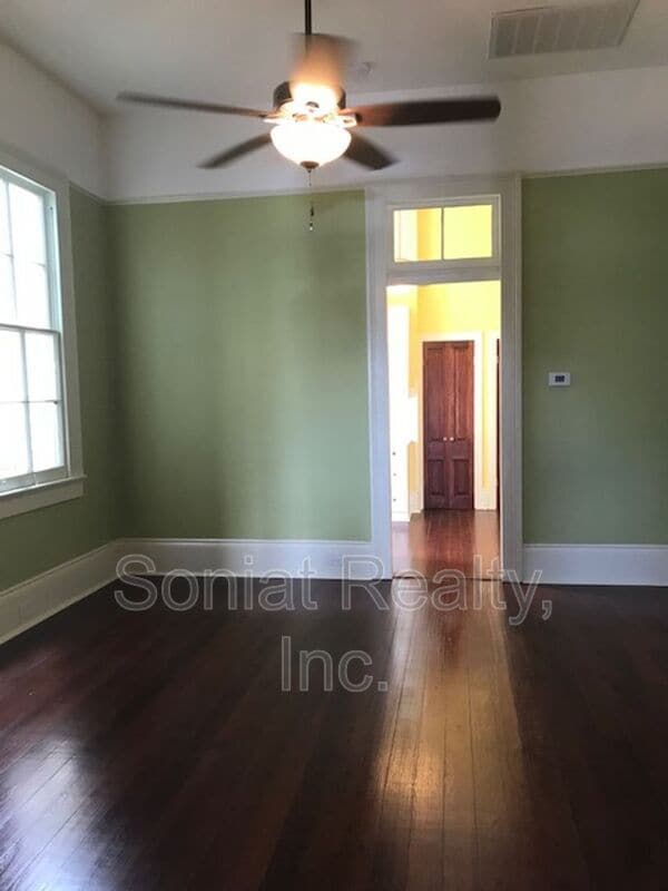Building Photo - 2616 Lepage St