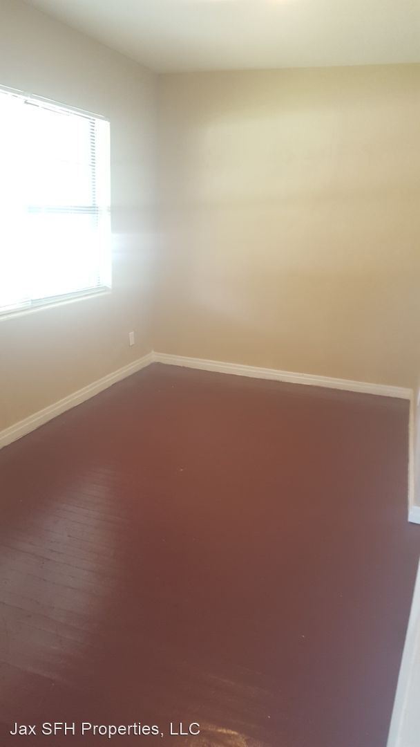 Foto del edificio - 3 br, 1 bath House - 6308 Wilson Blvd.