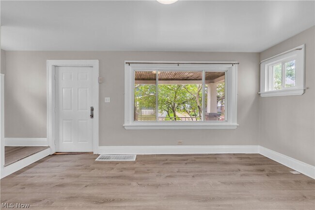 Building Photo - 3407 W 91st St