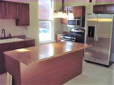 Foto del edificio - 100 N 5th St