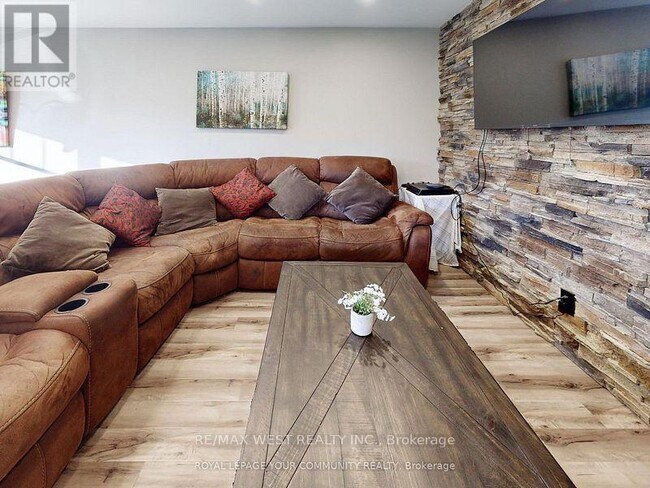 Building Photo - 55 Davis Rd