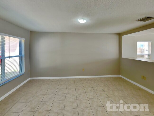 Building Photo - 10432 Boyette Creek Blvd