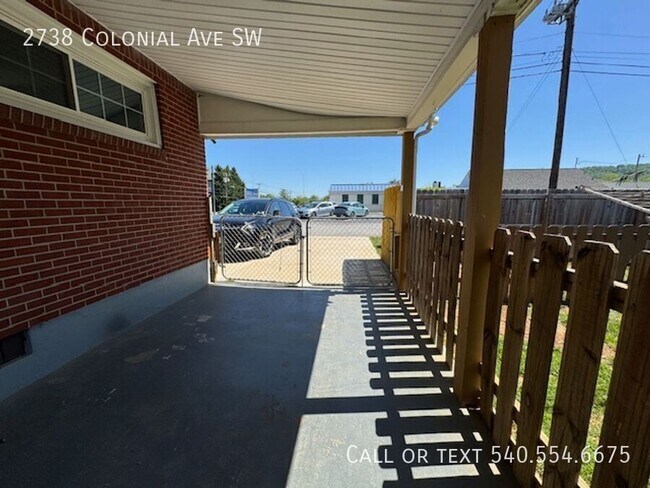 Foto del edificio - 2738 Colonial Ave SW