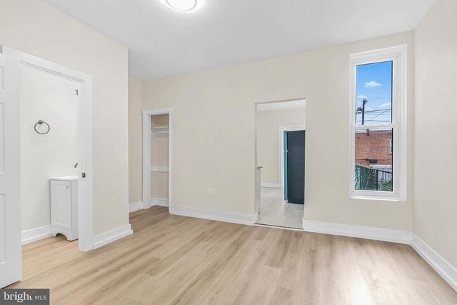 Building Photo - 5736 Leonard St