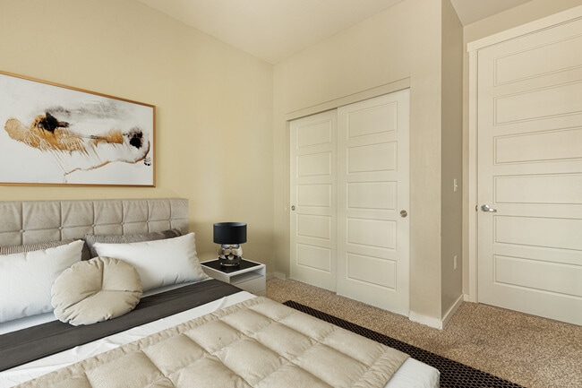 Building Photo - The Enclave Townhomes
