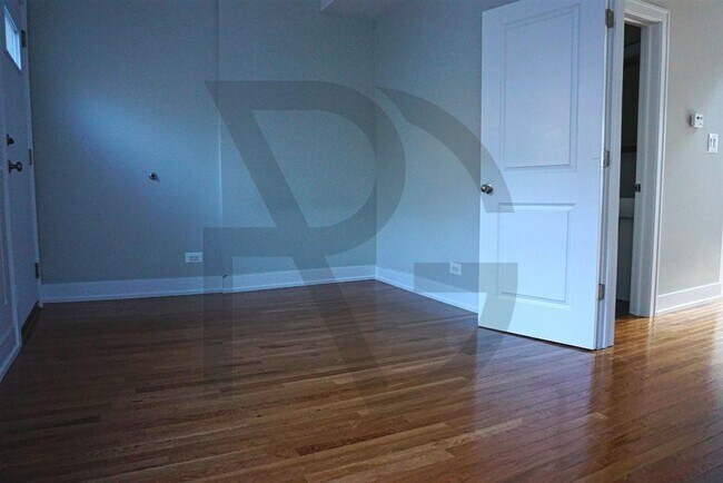 Building Photo - 3 Bed Across from Apollo Theater