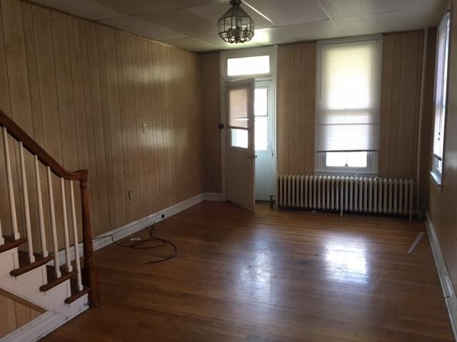 Building Photo - 2 br, 1 bath House - 313 E MAIN STREET