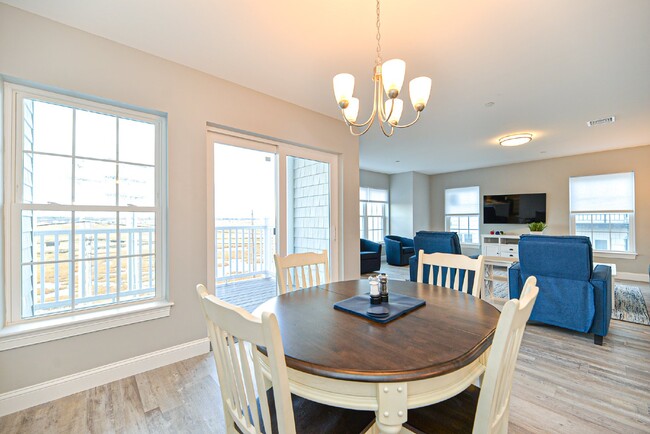 Building Photo - Gorgeous 2 bedroom very spacious condo at ...