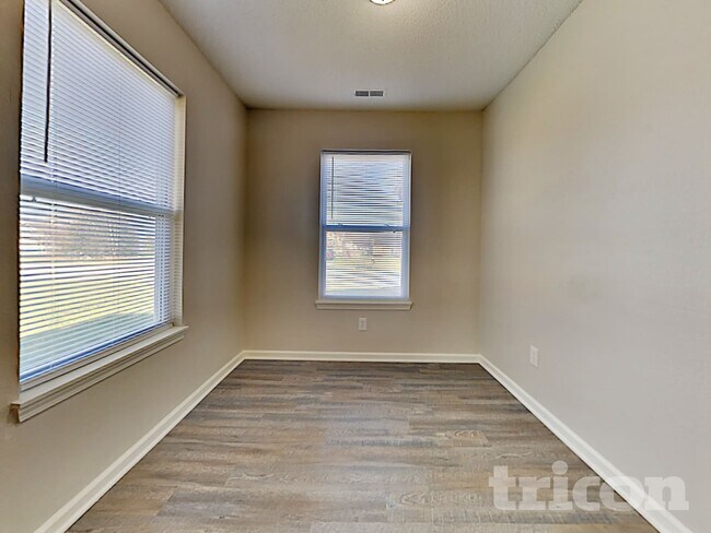 Foto del edificio - 1697 Willowview Ln