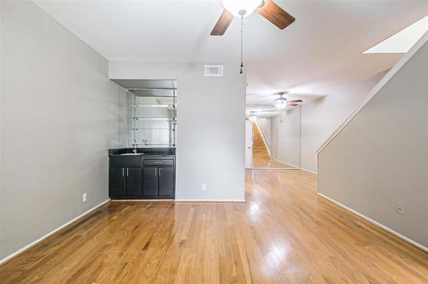 Foto del edificio - 2115 Waugh Dr