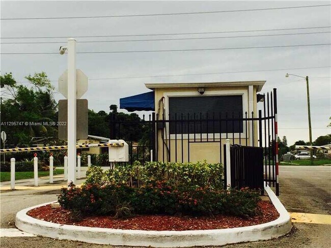 Foto del edificio - 870 NE 212th Terrace
