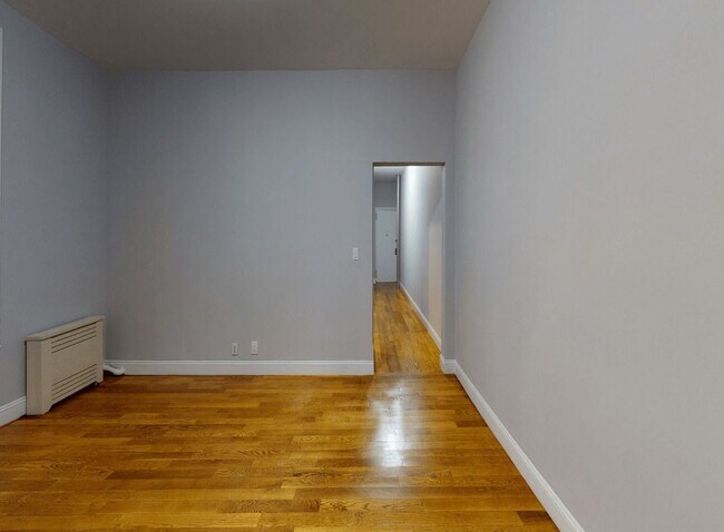 Foto del edificio - 216 E 95th St