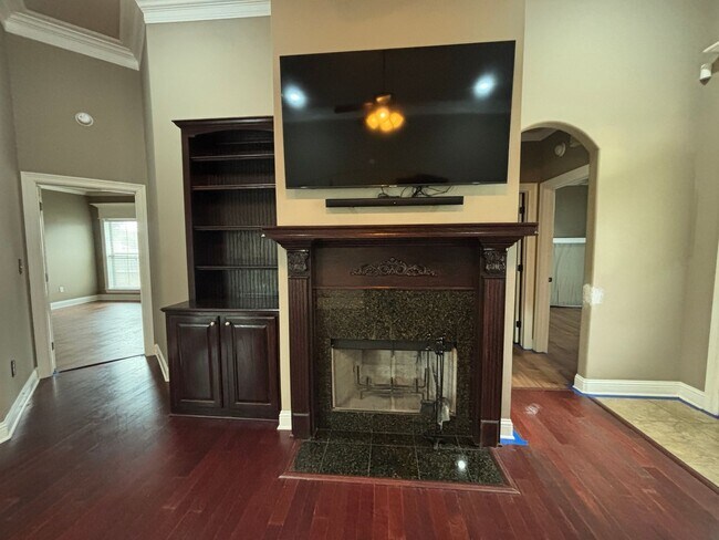 Foto del edificio - 4 BEDROOM BLANCHARDH HOME NEAR I49