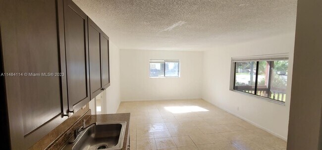 Foto del edificio - 2026 NW 43 Terrace
