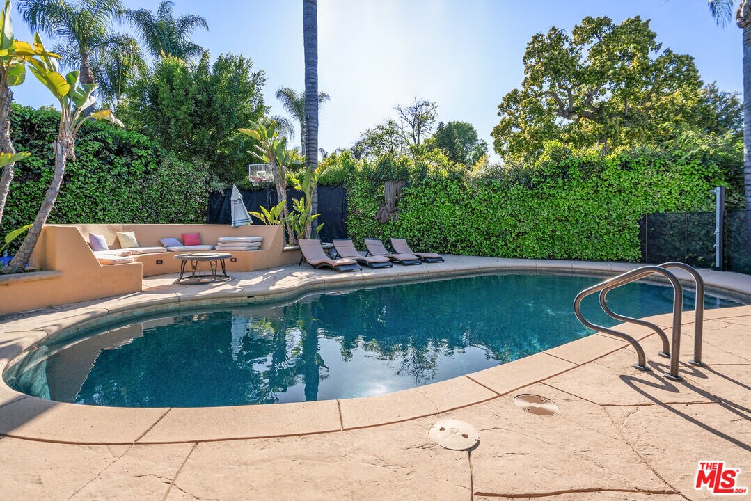 Foto principal - 14710 Greenleaf St