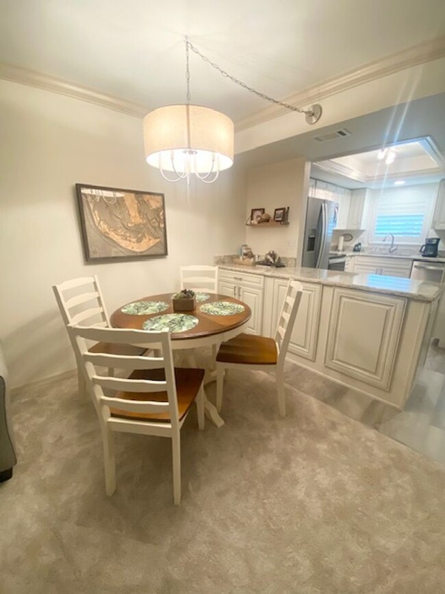 Foto del edificio - 2 bedroom 2 bathroom furnished seasonal re...