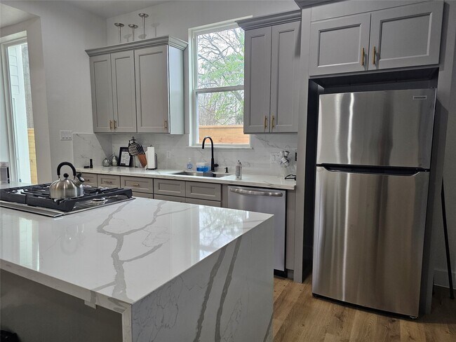 Foto del edificio - 4217 Hare St