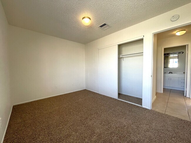 Foto del edificio - AVAILABLE NOW! Cozy 3 Bedroom 2 Bathroom H...