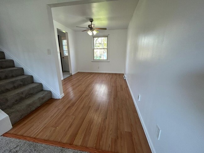 Building Photo - 238 Sunshine Dr