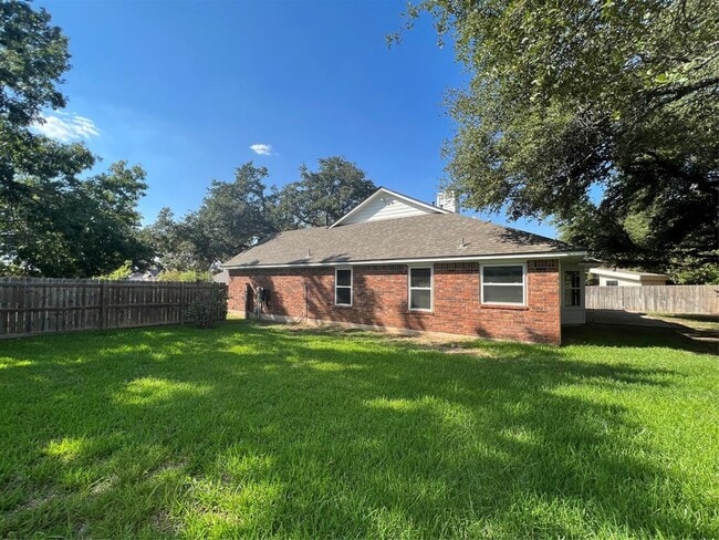 Building Photo - 16609 Black Kettle Dr