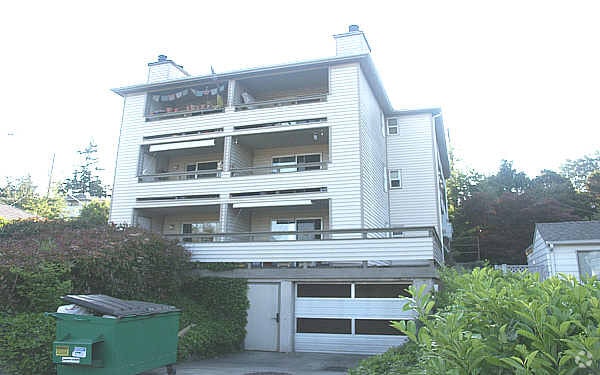 Building Photo - Sound Breeze Apartments