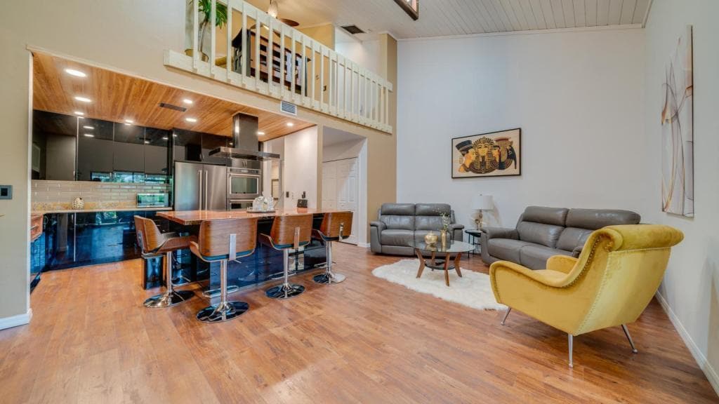 Photo - 15080 Riverbend Blvd