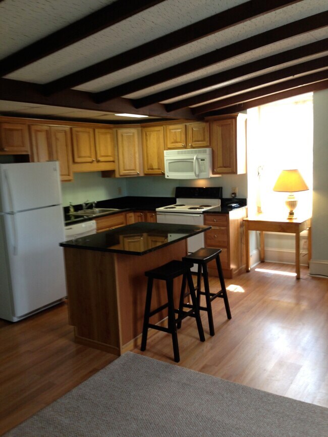 Kitchen - 6016 Walnut St