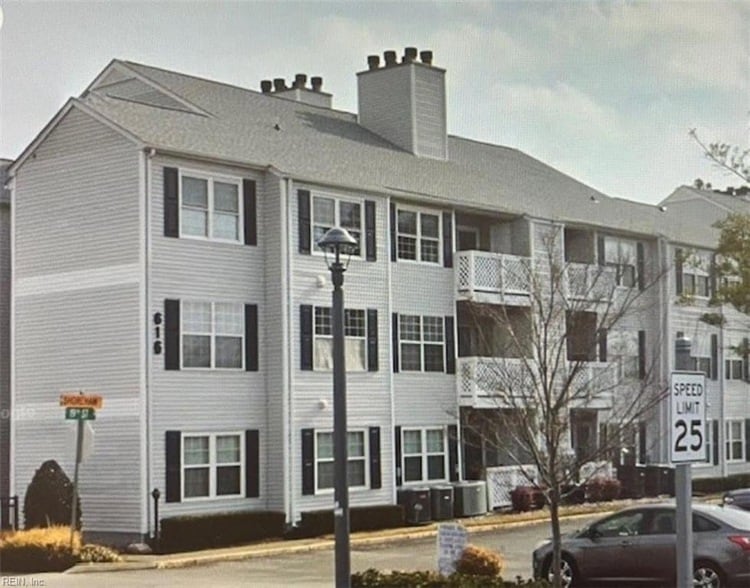 Foto principal - 616 Shoreham Ct