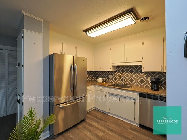 Building Photo - 121 Inwood Ct