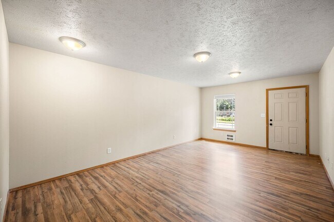 Foto del edificio - 2903-2907 E. 4th Ave.