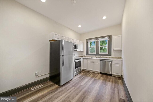 Foto del edificio - 119 S Broad St