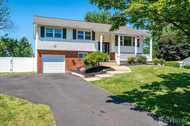 Foto del edificio - 25 Yorktowne Dr
