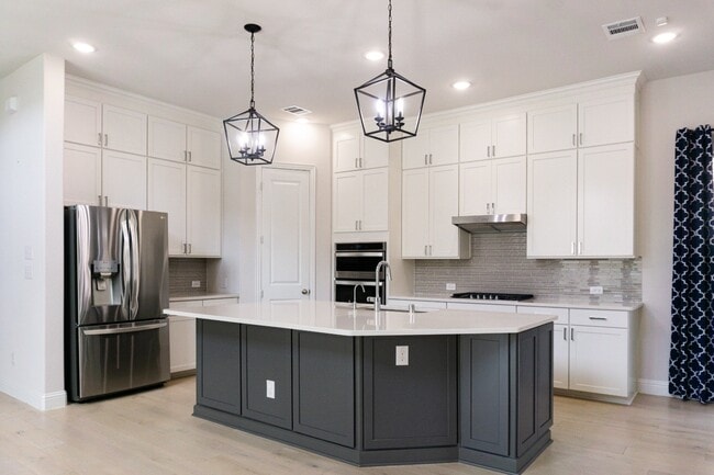 Building Photo - 8016 Sunflower Ln