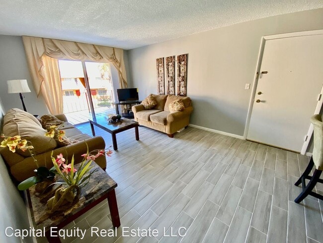 Building Photo - 2 br, 2 bath House - 911 W. Oak Ridge Rd