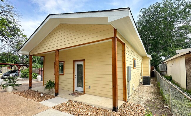Gorgeous 1/1 Home Available for Immediate ... - Gorgeous 1/1 Home Available for Immediate ...