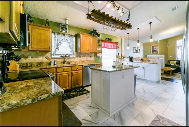 Building Photo - 1331 Haden Ln