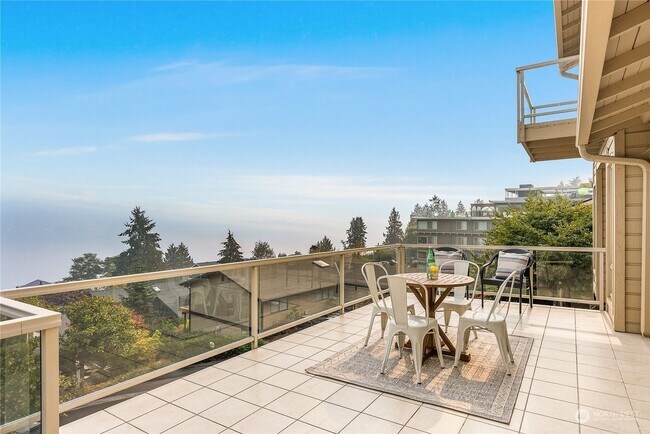 Foto del edificio - 3909 NE 157th Pl