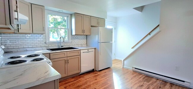 Building Photo - 2 Bedroom 1 Bathroom in Elizabethtown!