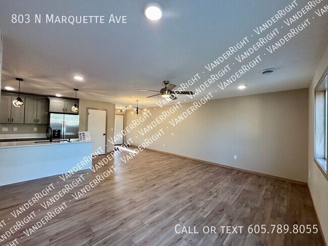 Foto del edificio - 803 N Marquette Ave