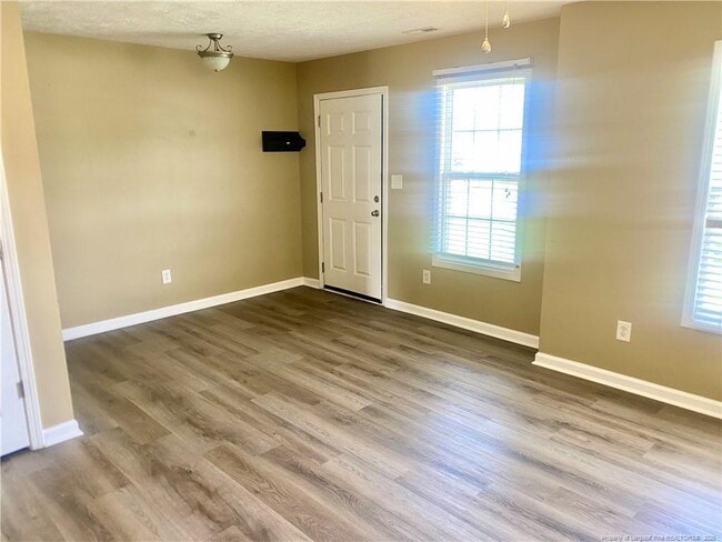 Building Photo - 264 Huntington Dr